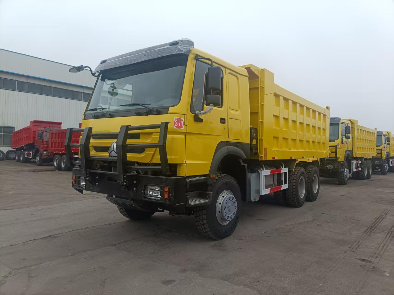 SINOTRUK HOWO 6x4 - Tipper: picture 2 SINOTRUK HOWO 6x4 - Tipper: picture 2