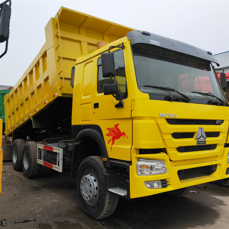 SINOTRUK HOWO - Tipper: picture 2 SINOTRUK HOWO - Tipper: picture 2