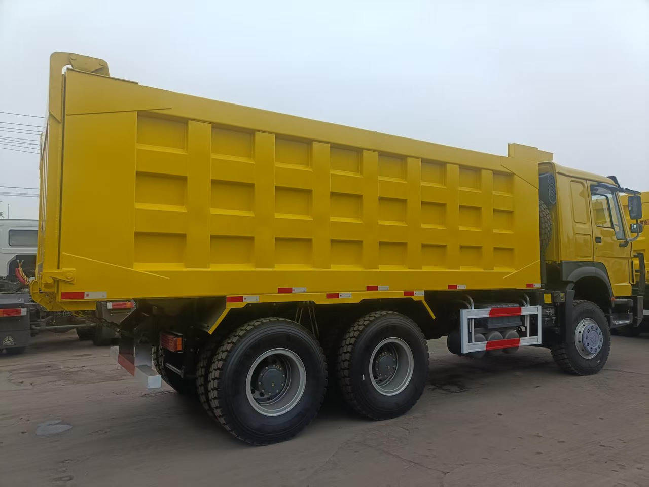 SINOTRUK HOWO - Tipper: picture 4 SINOTRUK HOWO - Tipper: picture 4