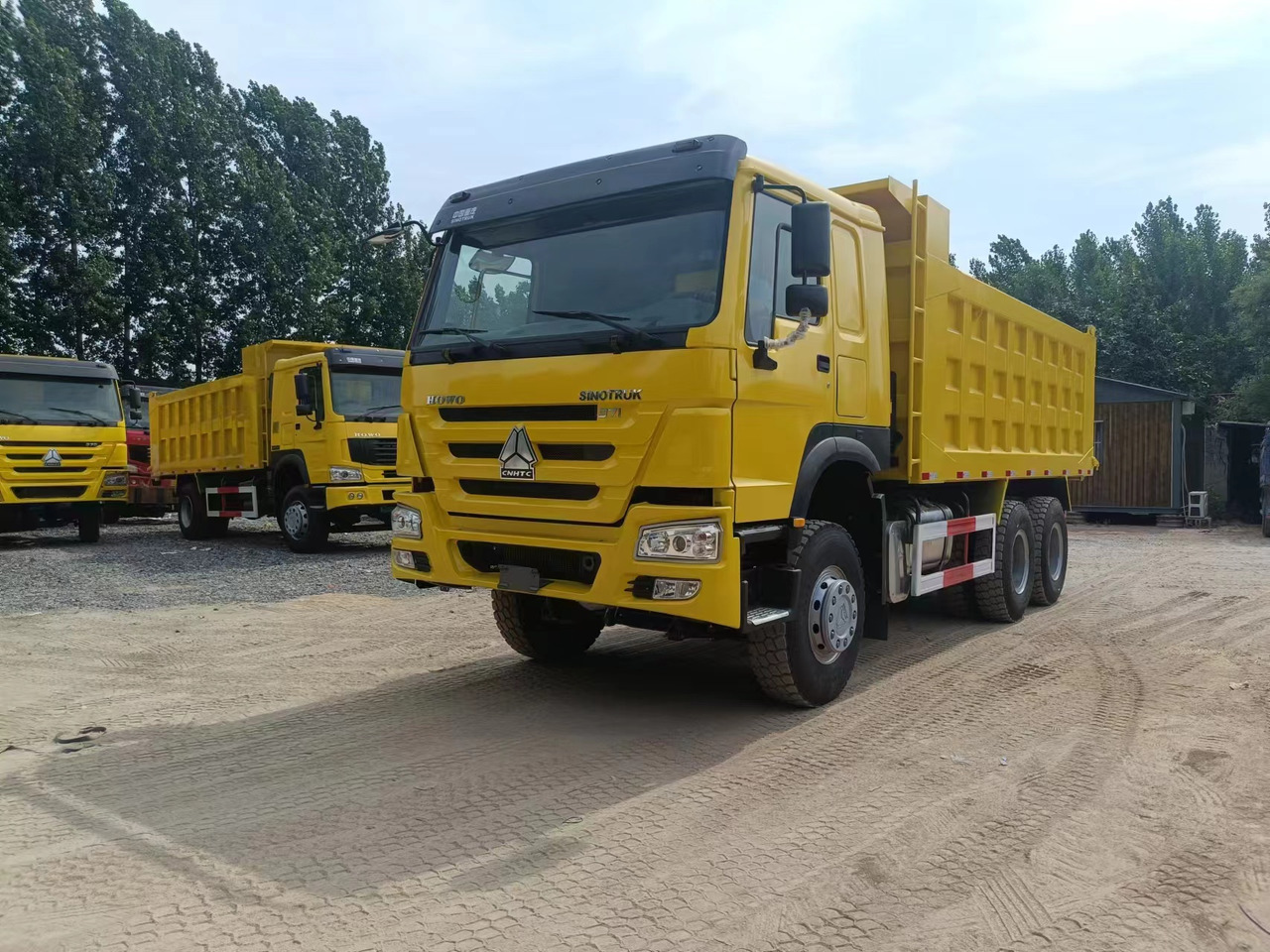 SINOTRUK HOWO - Tipper: picture 1 SINOTRUK HOWO - Tipper: picture 1