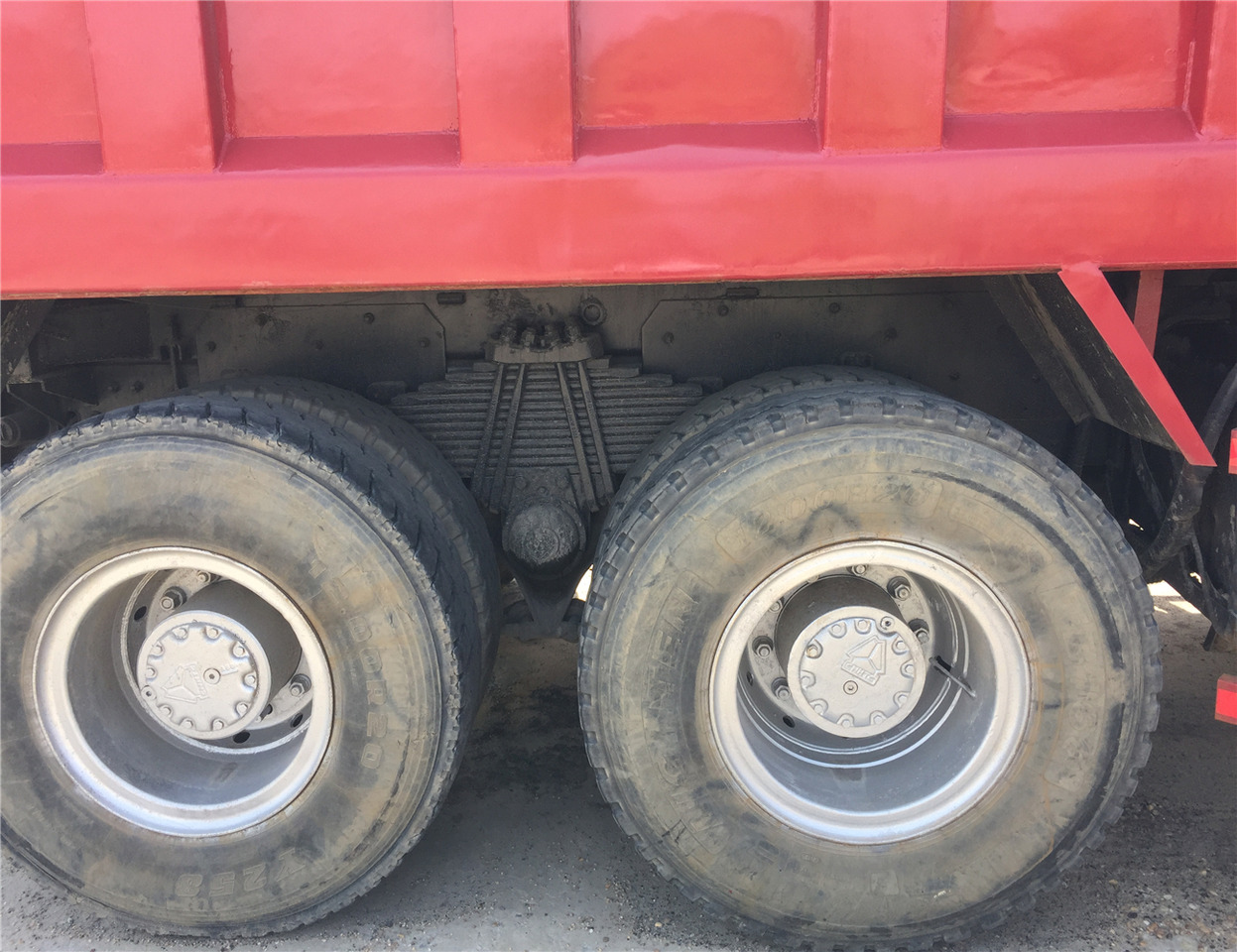 SINOTRUK HOWO - Tipper: picture 1 SINOTRUK HOWO - Tipper: picture 1