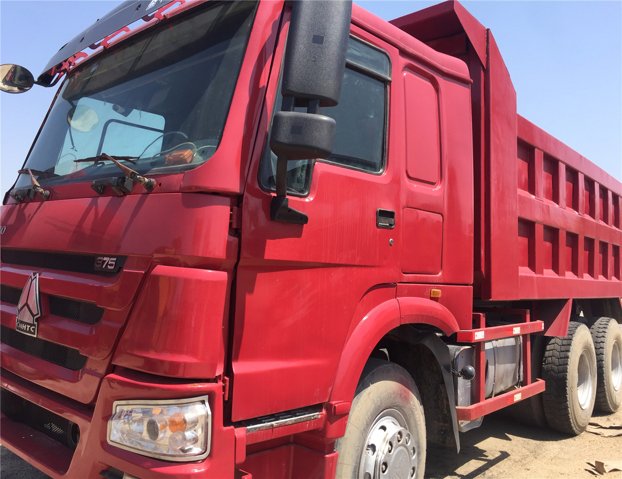 SINOTRUK HOWO - Tipper: picture 3 SINOTRUK HOWO - Tipper: picture 3