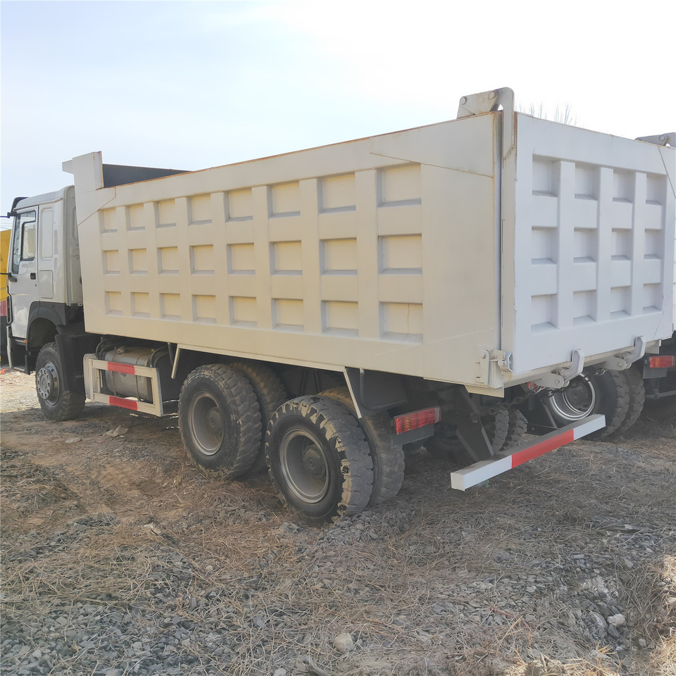 SINOTRUK HOWO - Tipper: picture 4 SINOTRUK HOWO - Tipper: picture 4