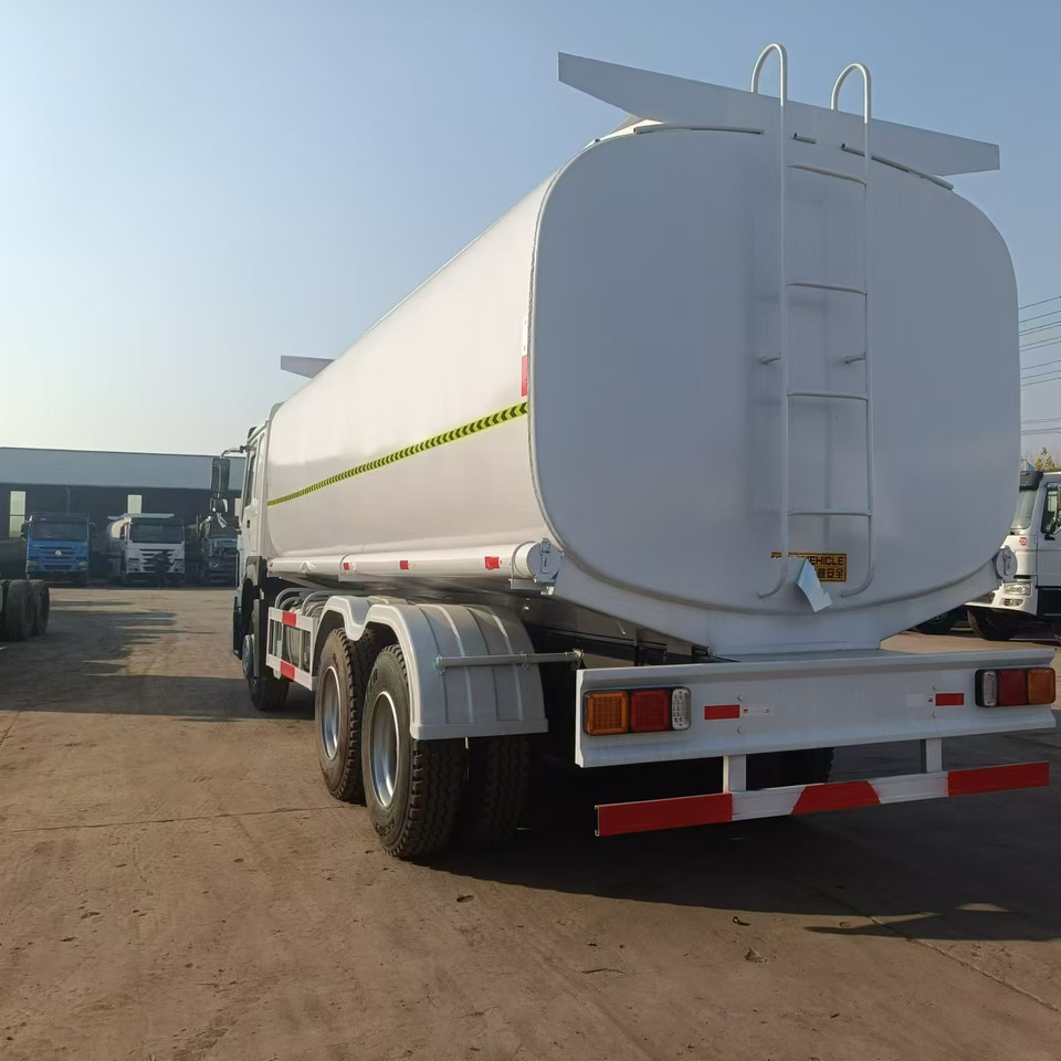 SINOTRUK HOWO - Tank truck: picture 4 SINOTRUK HOWO - Tank truck: picture 4
