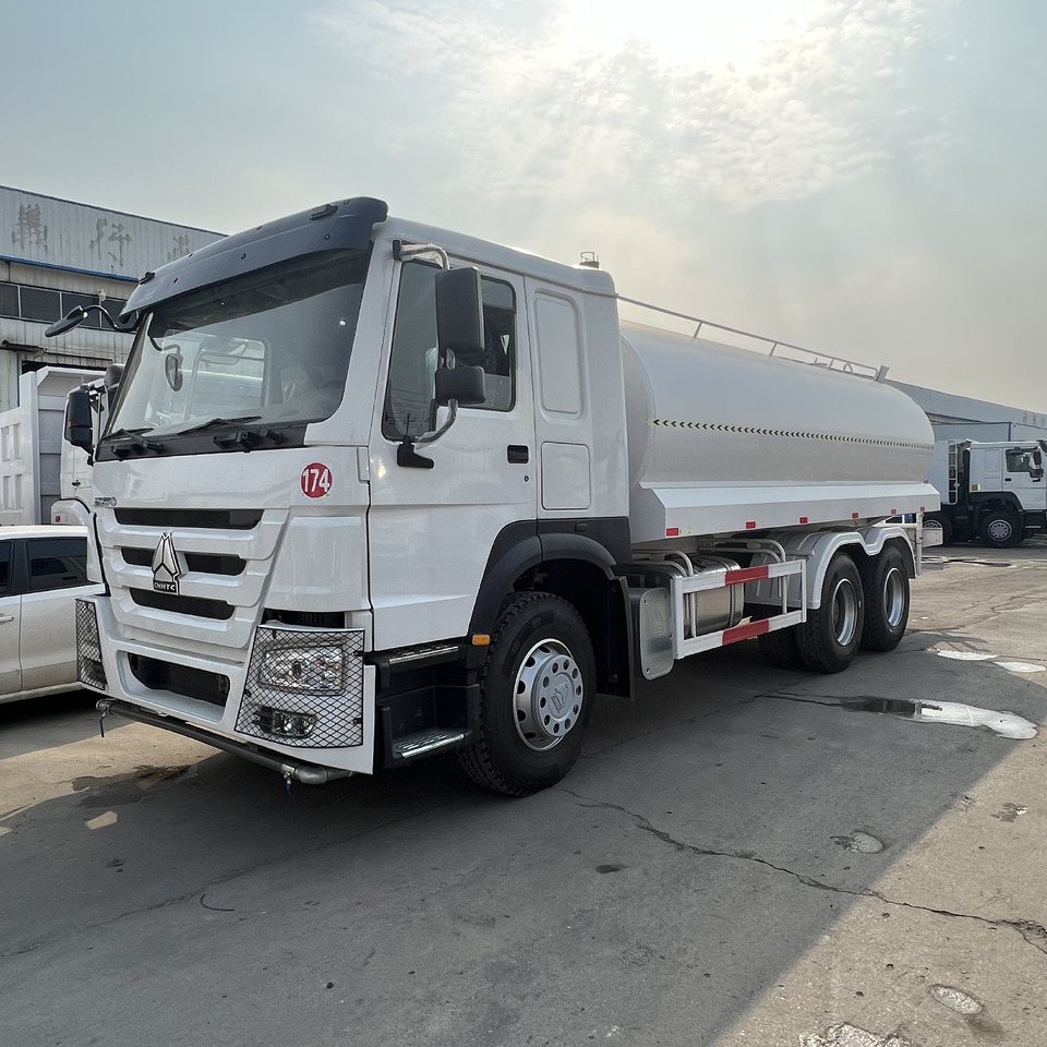 SINOTRUK HOWO sprinkler - Tank truck: picture 4 SINOTRUK HOWO sprinkler - Tank truck: picture 4