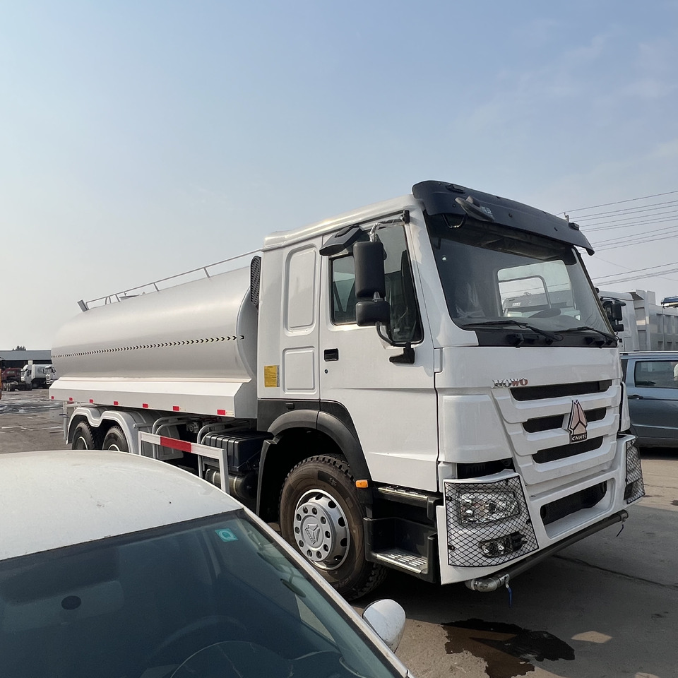 SINOTRUK HOWO sprinkler - Tank truck: picture 3 SINOTRUK HOWO sprinkler - Tank truck: picture 3