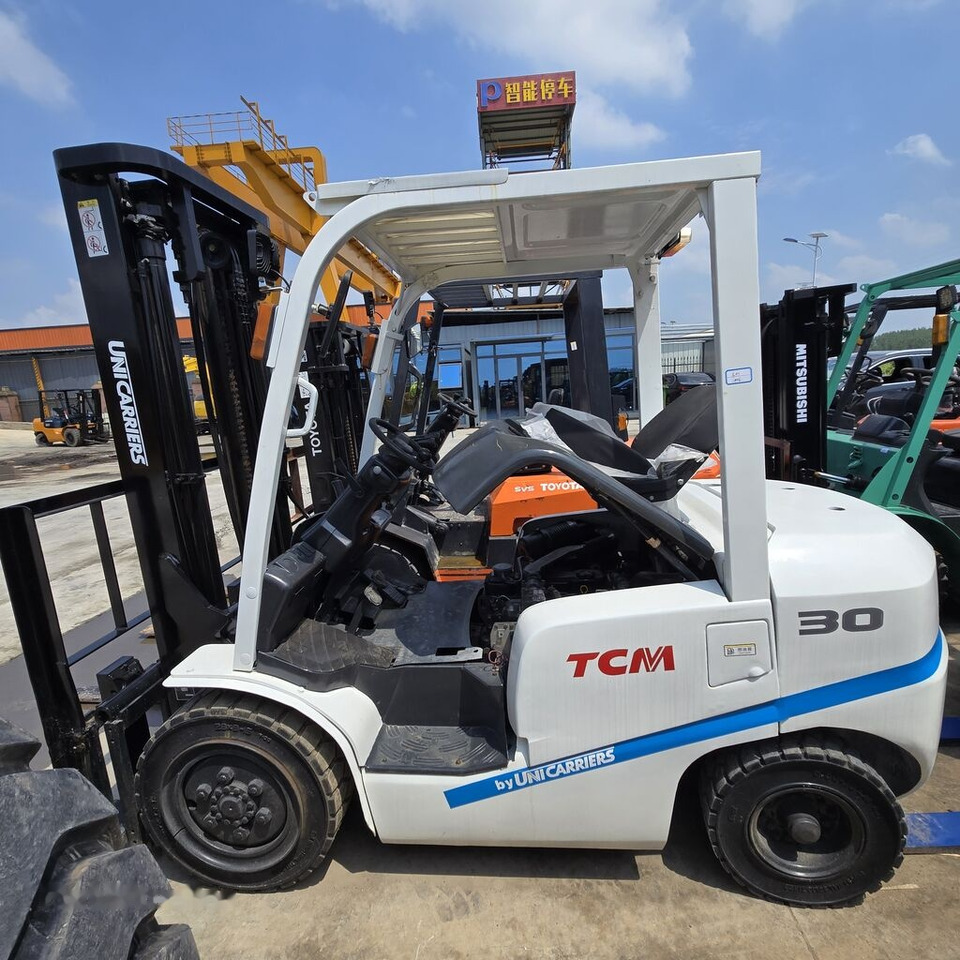 TCM FD30 - Diesel forklift: picture 4 TCM FD30 - Diesel forklift: picture 4