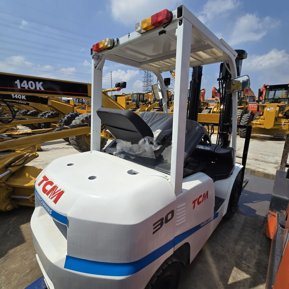 TCM FD30 - Diesel forklift: picture 3 TCM FD30 - Diesel forklift: picture 3