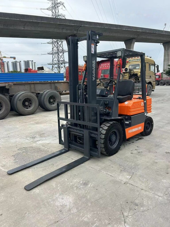 Toyota FD25 - Diesel forklift: picture 4 Toyota FD25 - Diesel forklift: picture 4