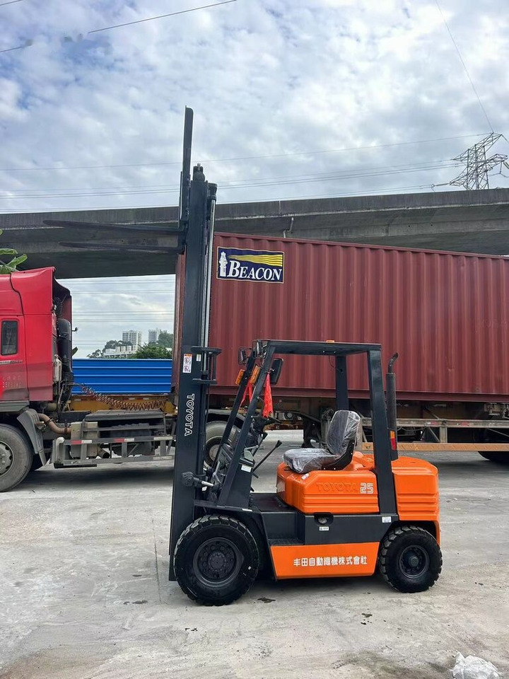 Toyota FD25 - Diesel forklift: picture 2 Toyota FD25 - Diesel forklift: picture 2