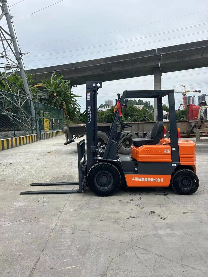 Toyota FD25 - Diesel forklift: picture 1 Toyota FD25 - Diesel forklift: picture 1