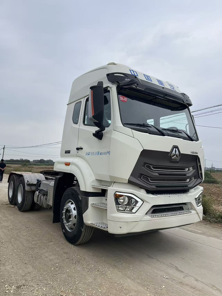 SINOTRUK HOHAN tractor - Tractor unit: picture 2 SINOTRUK HOHAN tractor - Tractor unit: picture 2