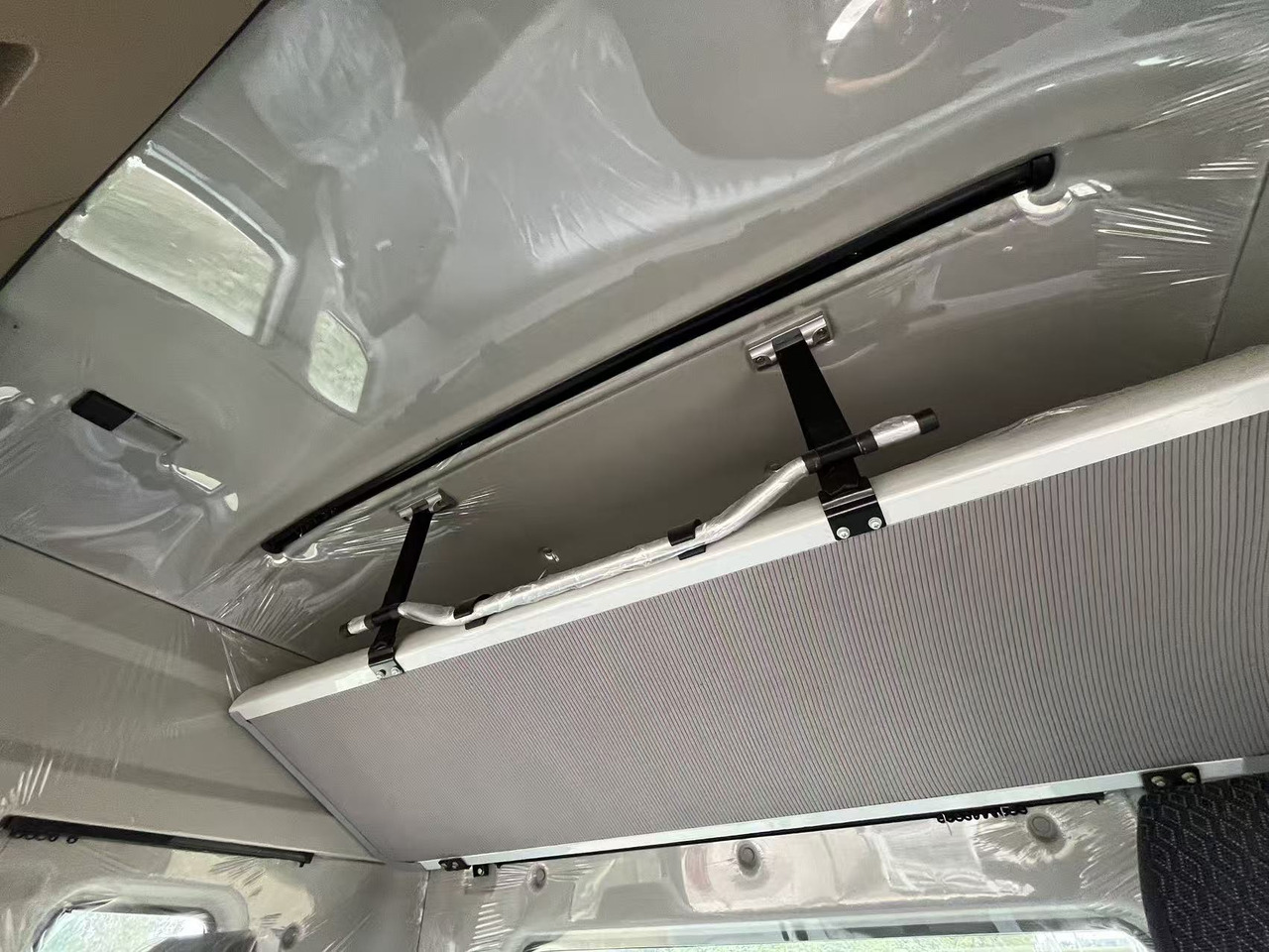 SINOTRUK HOHAN tractor - Tractor unit: picture 5 SINOTRUK HOHAN tractor - Tractor unit: picture 5