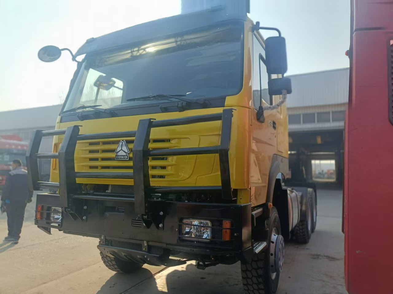 SINOTRUK HOWO - Tractor unit: picture 2 SINOTRUK HOWO - Tractor unit: picture 2