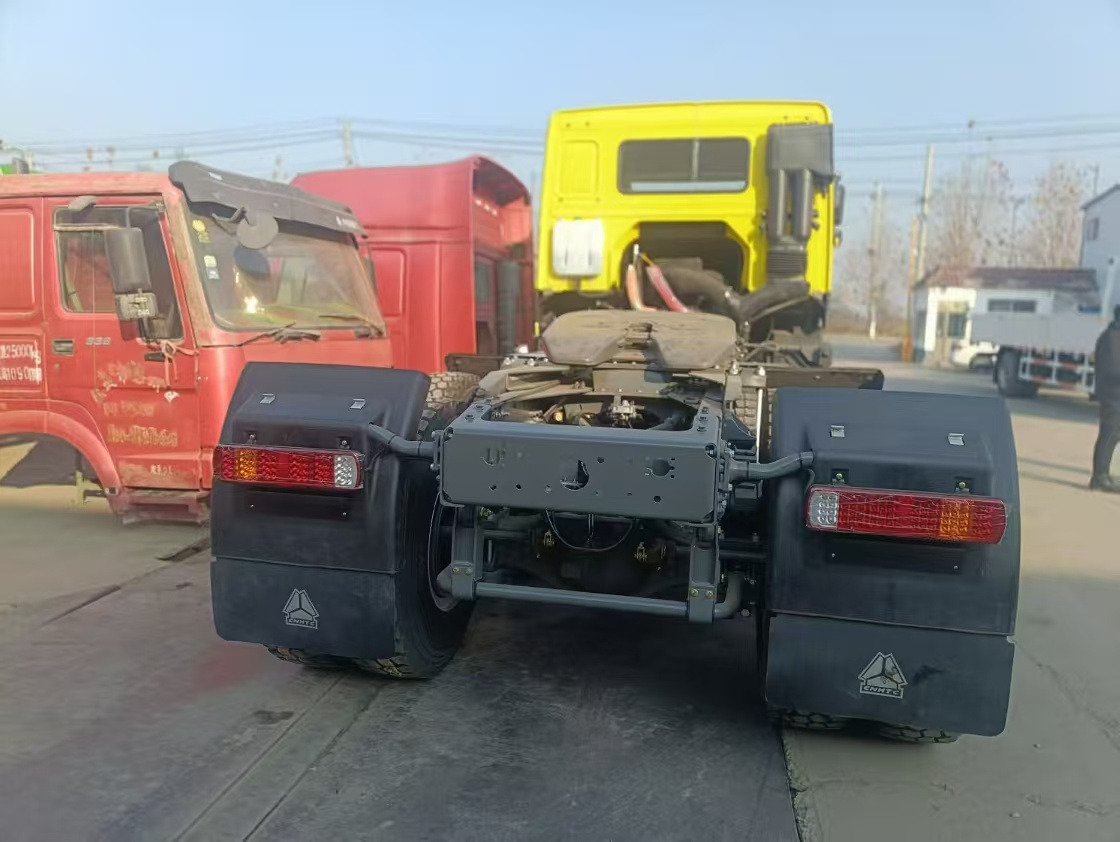 SINOTRUK HOWO - Tractor unit: picture 3 SINOTRUK HOWO - Tractor unit: picture 3
