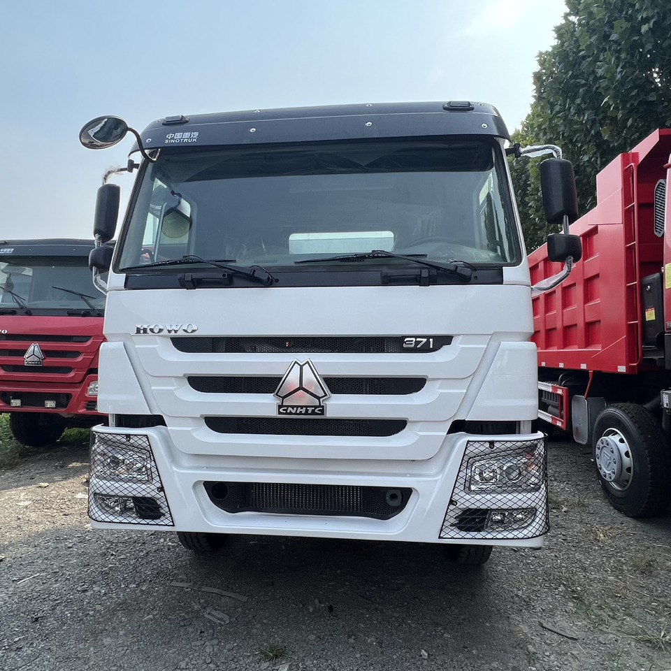 SINOTRUK HOWO tralier head - Tractor unit: picture 2 SINOTRUK HOWO tralier head - Tractor unit: picture 2