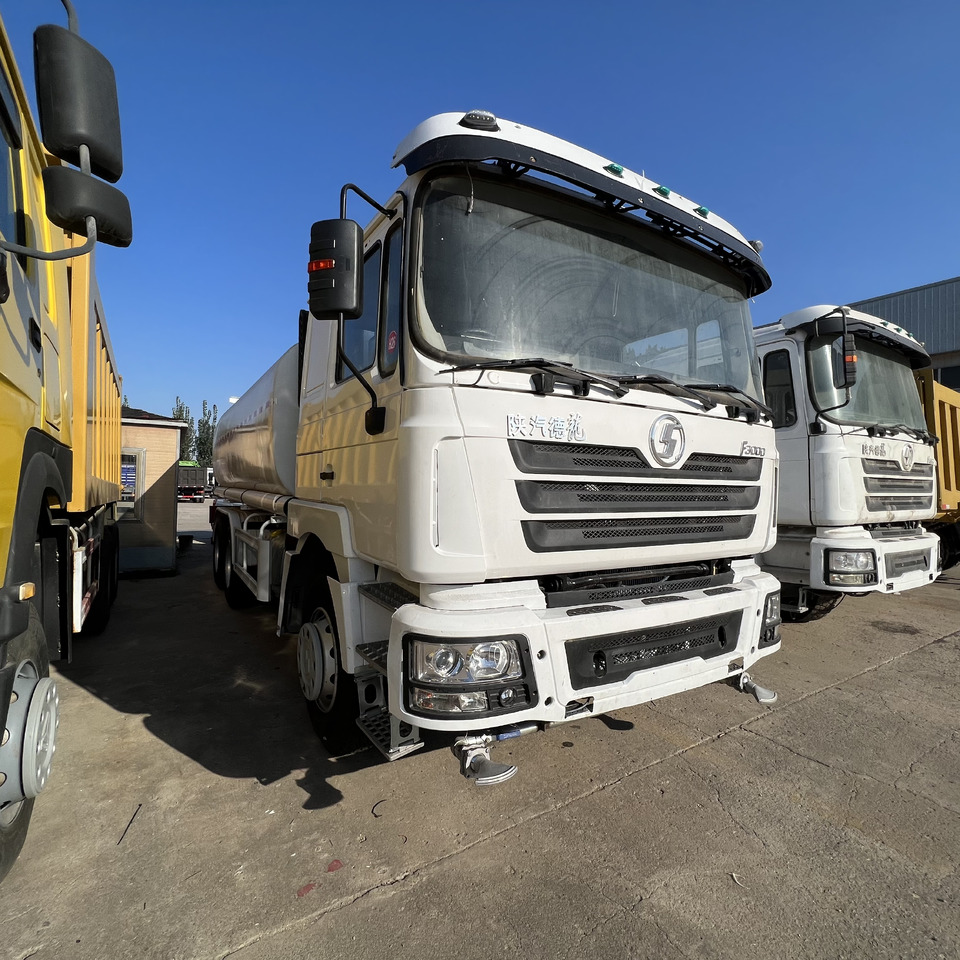 SHACMAN F3000 Water Truck - Truck: picture 2 SHACMAN F3000 Water Truck - Truck: picture 2