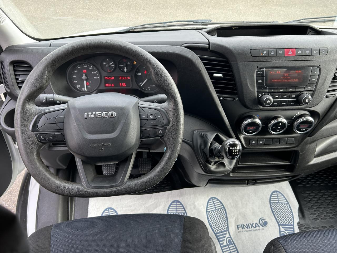 IVECO Daily 35 C 14 S&S (Quad-Leaf) CHASSIS CABINE 2014 35C/35S Chassis cabine 35 C Epmt.3.75 PHASE 3 - Tipper van: picture 4 IVECO Daily 35 C 14 S&S (Quad-Leaf) CHASSIS CABINE 2014 35C/35S Chassis cabine 35 C Epmt.3.75 PHASE 3 - Tipper van: picture 4