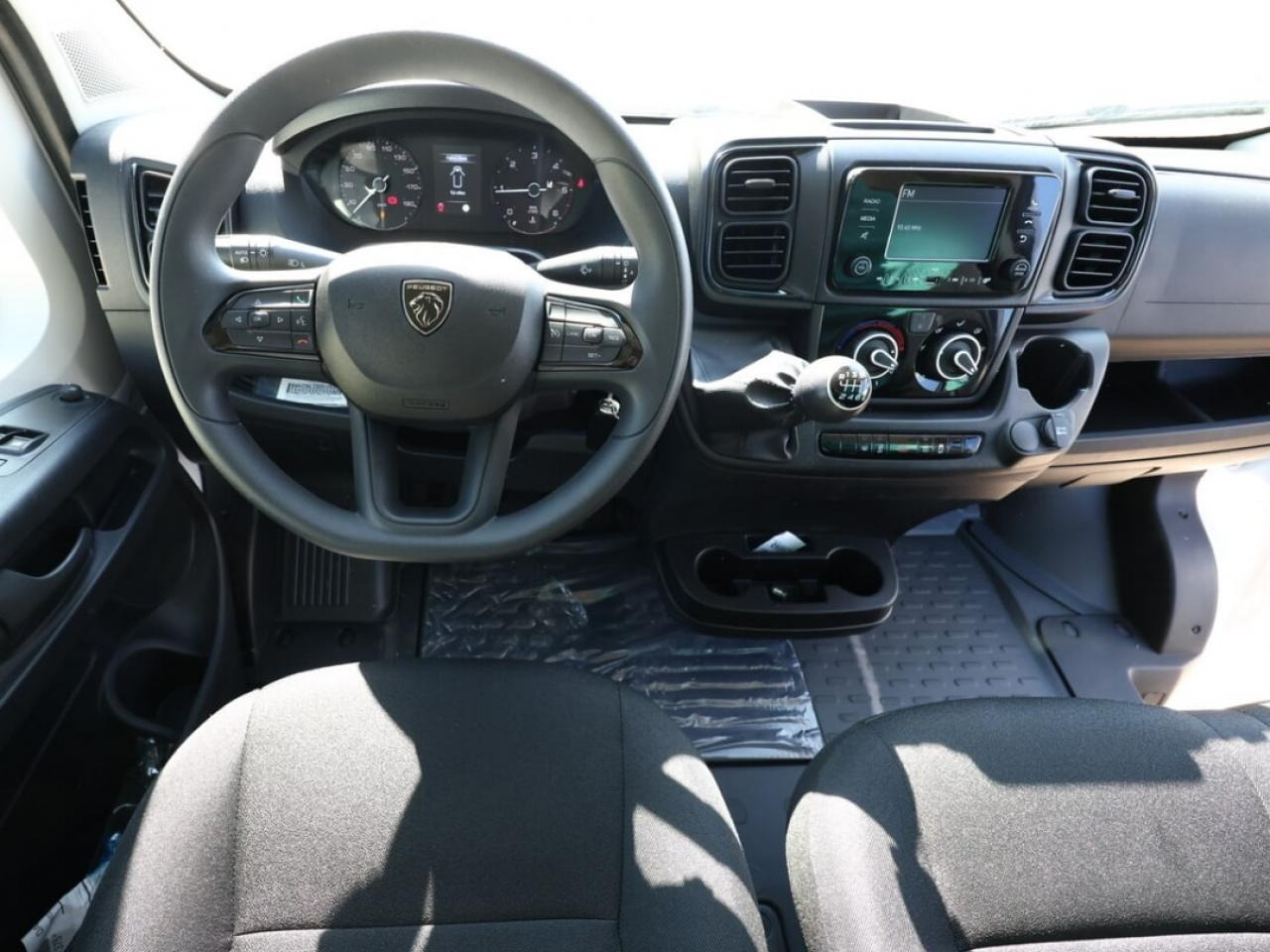 PEUGEOT Boxer 3.5t L4H2 2.2 HDi S&S Maxi - 180 III FOURGON TOLE Fourgon Tolé 435 L4H2 PHASE 3 - Panel van: picture 3 PEUGEOT Boxer 3.5t L4H2 2.2 HDi S&S Maxi - 180 III FOURGON TOLE Fourgon Tolé 435 L4H2 PHASE 3 - Panel van: picture 3