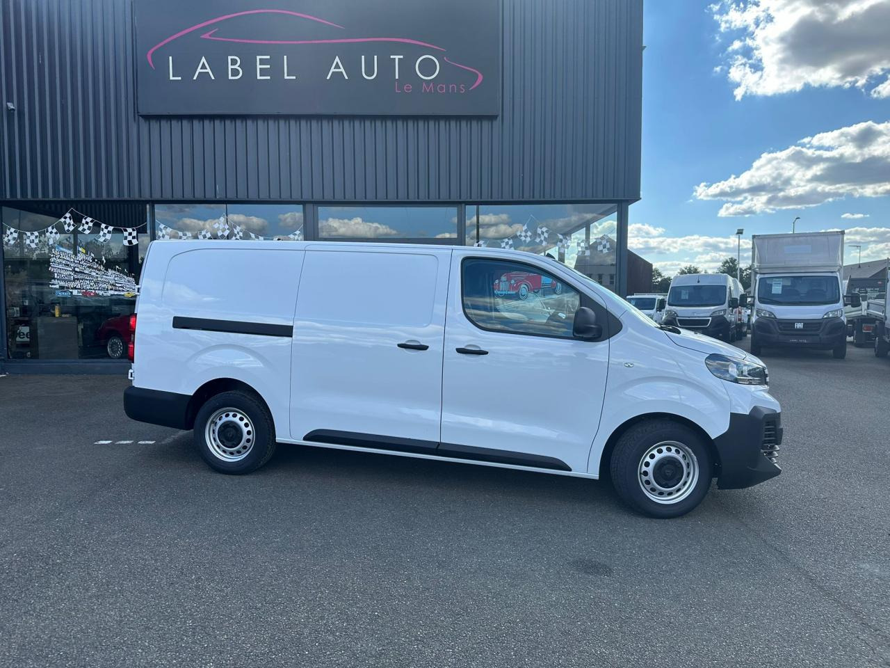 PEUGEOT Expert XL 2.0 BlueHDi 145CH - Panel van: picture 4 PEUGEOT Expert XL 2.0 BlueHDi 145CH - Panel van: picture 4