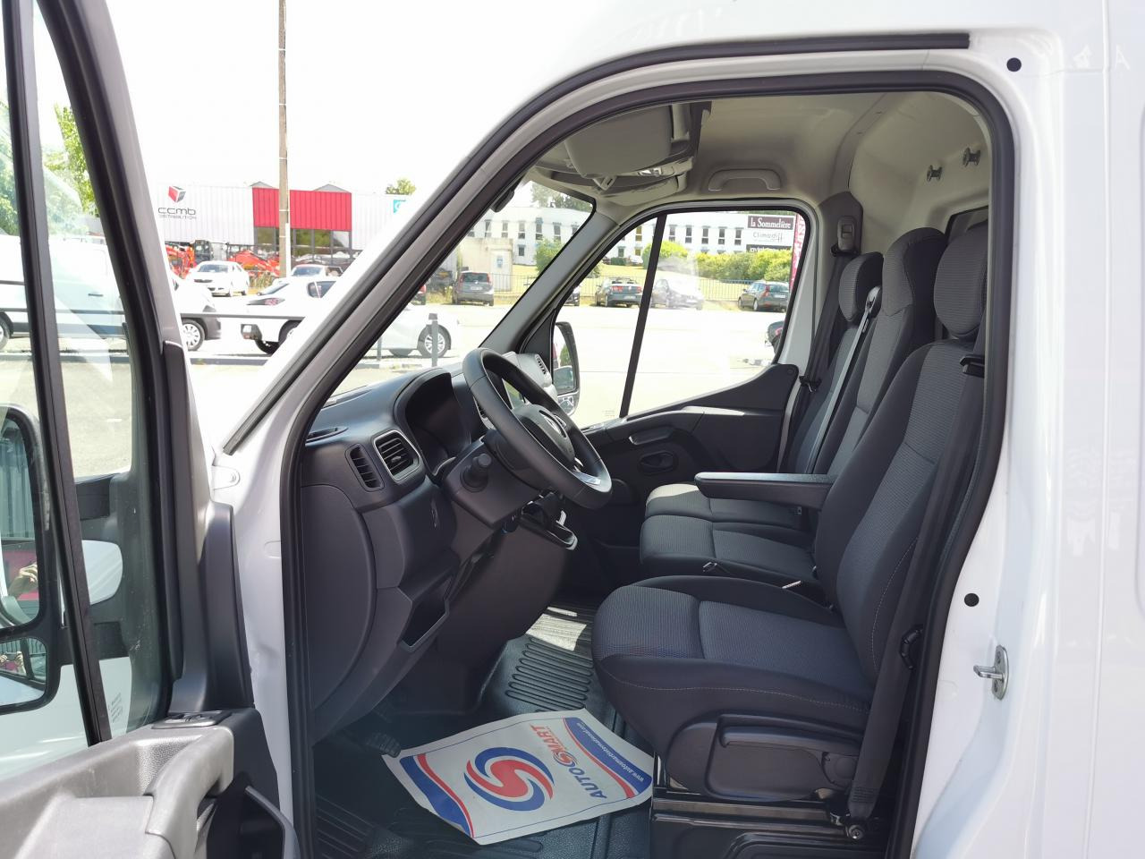RENAULT Master Grand Confort F3500 L3H2 2.3 dCi - 135 III FOURGON Fourgon L3H2 Traction PHASE 3 - Panel van: picture 5 RENAULT Master Grand Confort F3500 L3H2 2.3 dCi - 135 III FOURGON Fourgon L3H2 Traction PHASE 3 - Panel van: picture 5