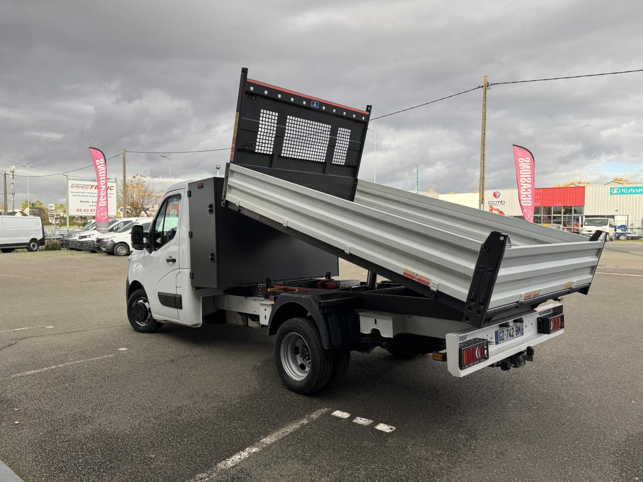 RENAULT TRUCKS Master Confort R3500RJ L3 2.3 dCi - 145 III TRANSPORTS SPECIFIQUES BENNE Benne Basculante + Coffre - Tipper van: picture 4 RENAULT TRUCKS Master Confort R3500RJ L3 2.3 dCi - 145 III TRANSPORTS SPECIFIQUES BENNE Benne Basculante + Coffre - Tipper van: picture 4