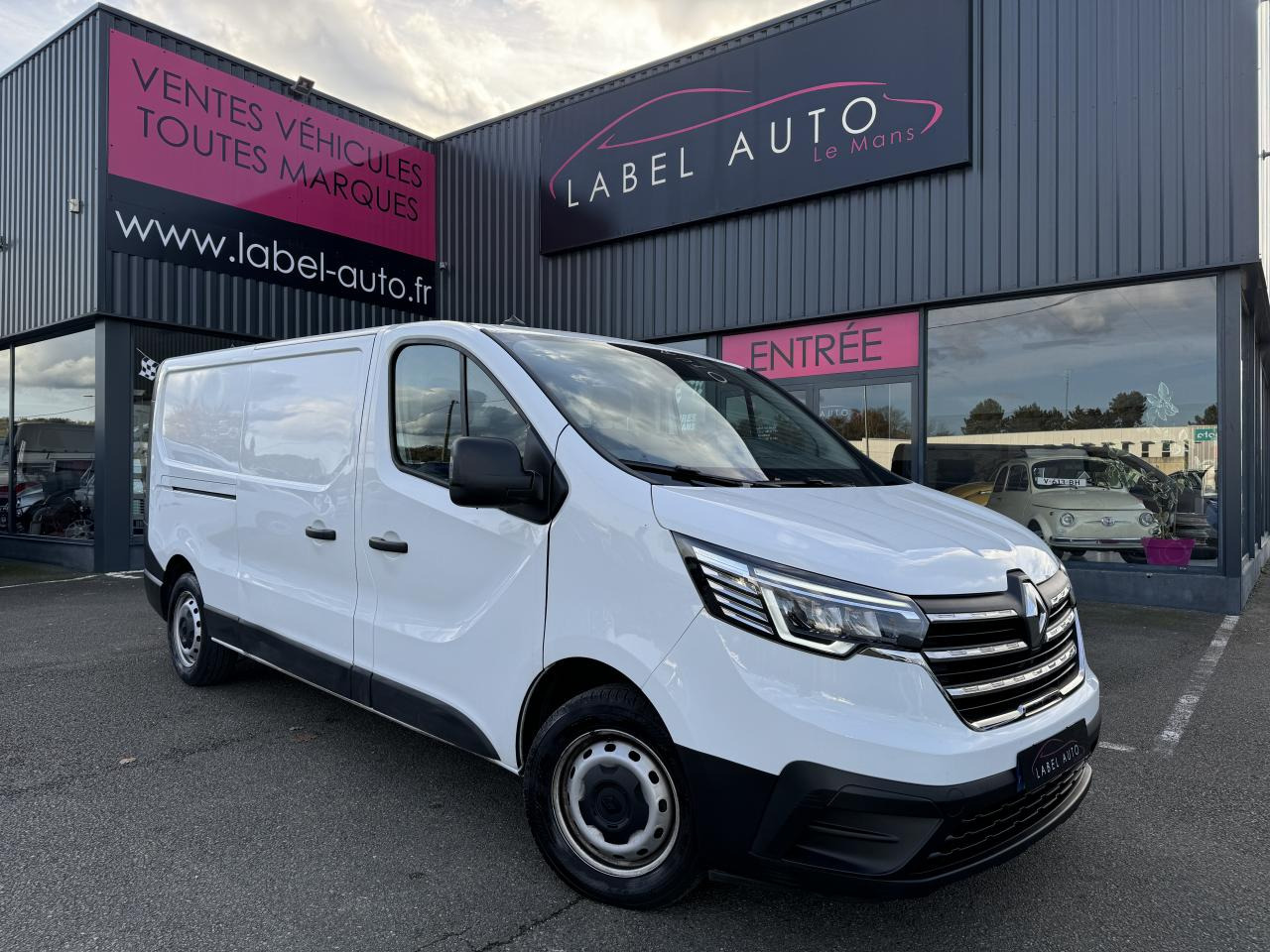 RENAULT Trafic L2H1 3000 Kg 2.0 Blue dCi - 130  III FOURGON Fourgon Grand Confort L2H1 PHASE 3 - Panel van: picture 1 RENAULT Trafic L2H1 3000 Kg 2.0 Blue dCi - 130  III FOURGON Fourgon Grand Confort L2H1 PHASE 3 - Panel van: picture 1
