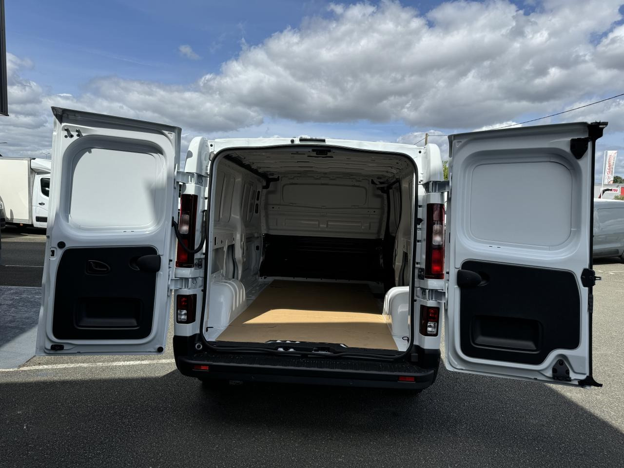 RENAULT Trafic L2H1 3000 Kg 2.0 Blue dCi - 170 2024  III FOURGON Fourgon Advance L2H1 PHASE 3 - Panel van: picture 4 RENAULT Trafic L2H1 3000 Kg 2.0 Blue dCi - 170 2024  III FOURGON Fourgon Advance L2H1 PHASE 3 - Panel van: picture 4