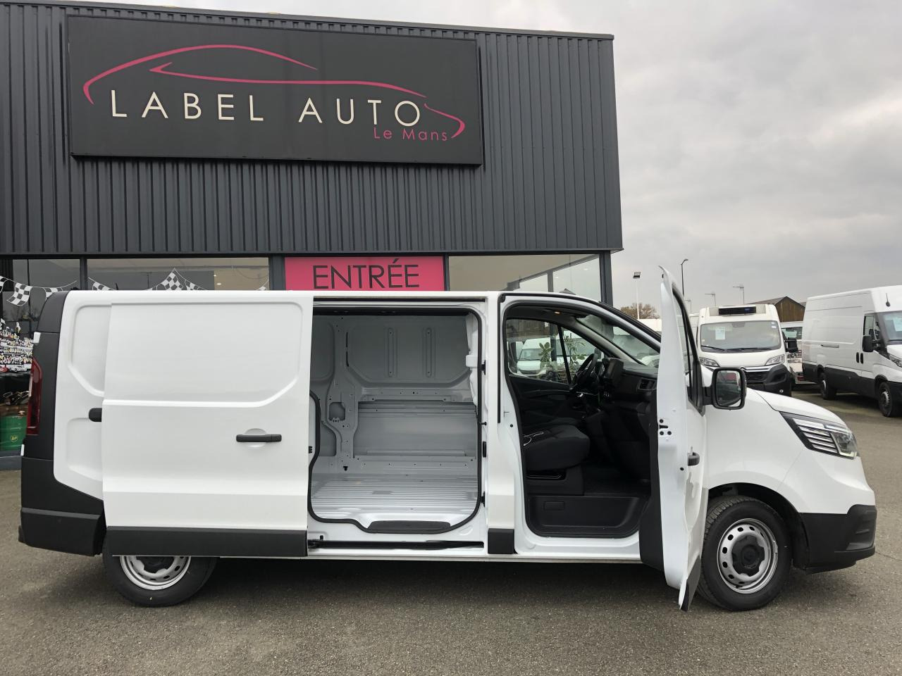 New Panel van RENAULT Trafic L2H1 3000 Kg 2.0 Blue dCi 170ch ADVANCE: picture 8 New Panel van RENAULT Trafic L2H1 3000 Kg 2.0 Blue dCi 170ch ADVANCE: picture 8