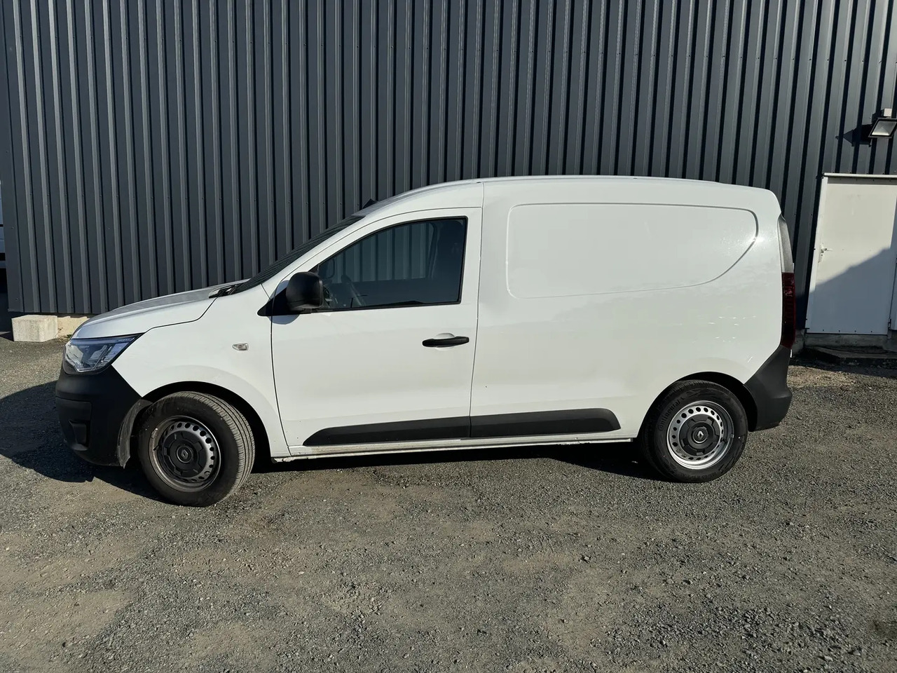 Renault Express 1.5 BLUE DCI 95CH CONFORT 22 - Combi van: picture 3 Renault Express 1.5 BLUE DCI 95CH CONFORT 22 - Combi van: picture 3