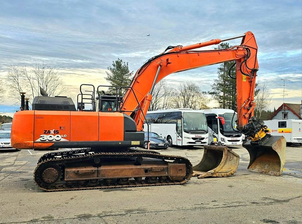 Crawler excavator Hitachi ZX 300 LC-6: picture 7