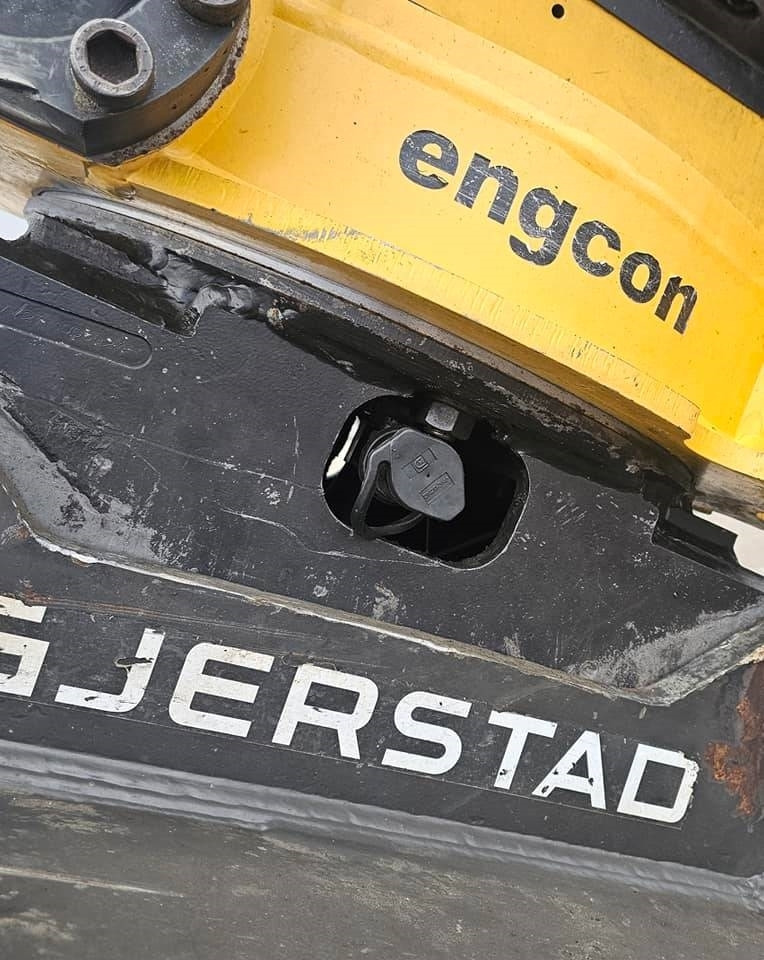 Crawler excavator Hitachi ZX 300 LC-6: picture 24