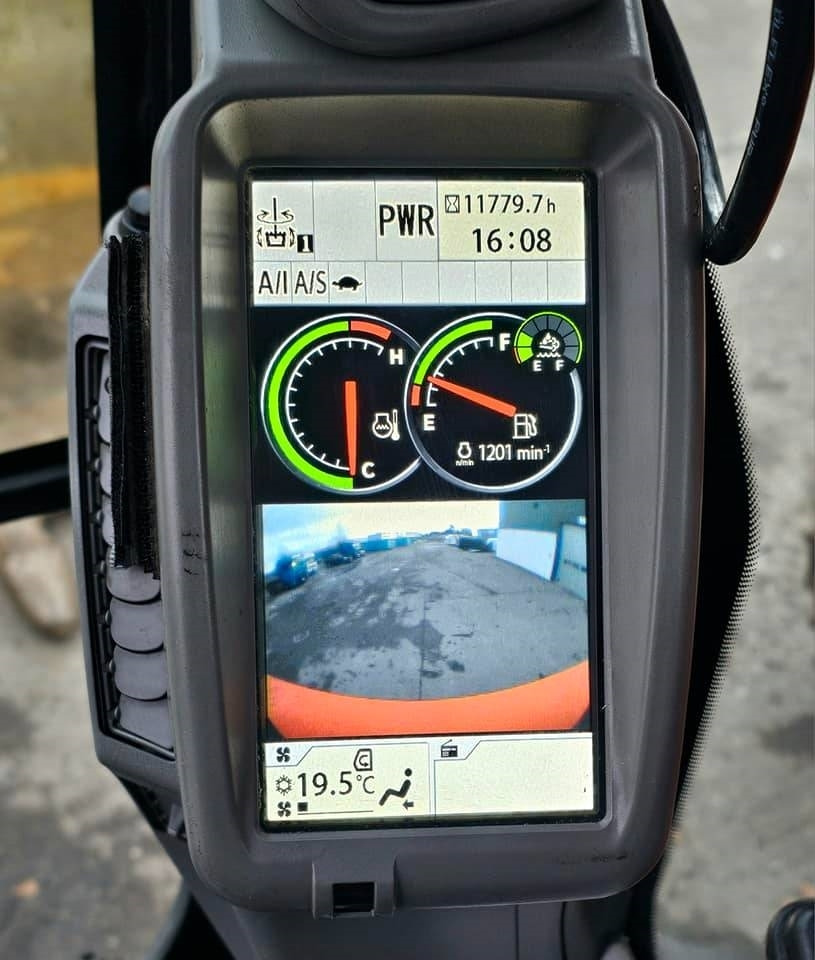 Crawler excavator Hitachi ZX 300 LC-6: picture 47