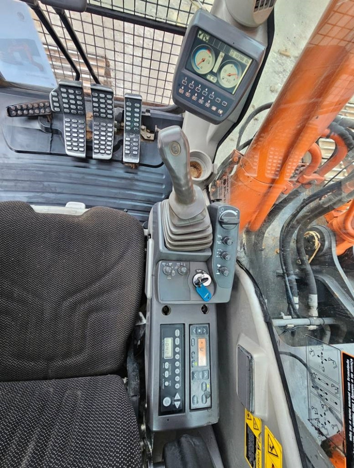 Crawler excavator Hitachi zx350 lc-3: picture 36