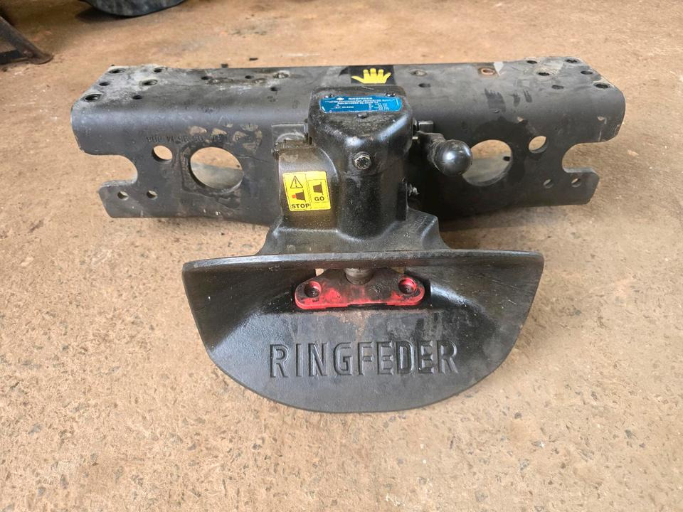Ringfeder Anhängerkupplung für Unimog U 300 400 500 Anhängermaul Anhängerzugöse Zugmaul Mercedes Benz Zugöse Q36 Q33 Querträger ZGN UGE 405/10 405/12 - Attachment for Truck: picture 1 Ringfeder Anhängerkupplung für Unimog U 300 400 500 Anhängermaul Anhängerzugöse Zugmaul Mercedes Benz Zugöse Q36 Q33 Querträger ZGN UGE 405/10 405/12 - Attachment for Truck: picture 1