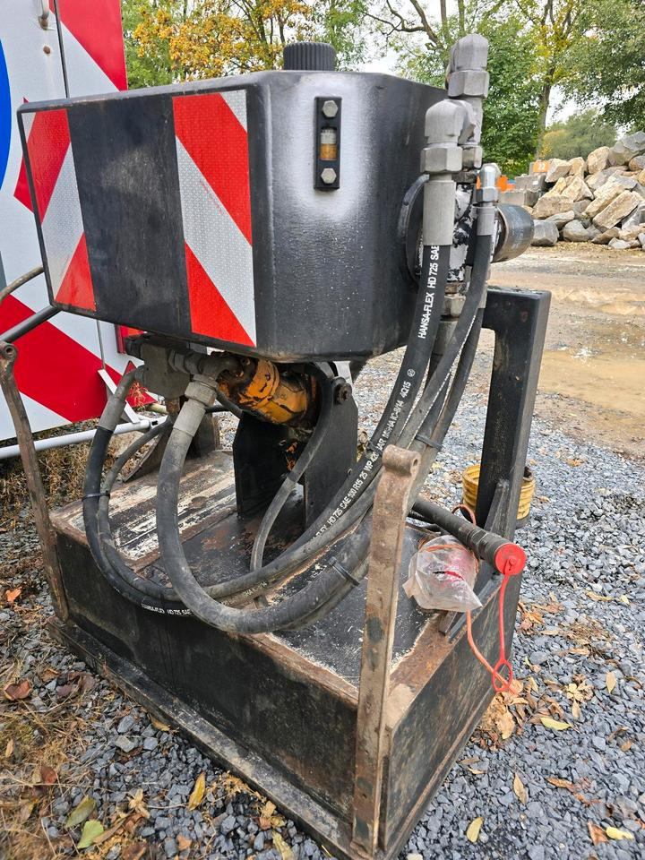 Leasing of  Dücker DUA 700 für Fendt Deutz Böschungsmäher Böschungsmulcher Traktor Bankettmäher 800 600 Mulag Una MHU Dücker DUA 700 für Fendt Deutz Böschungsmäher Böschungsmulcher Traktor Bankettmäher 800 600 Mulag Una MHU: picture 11
