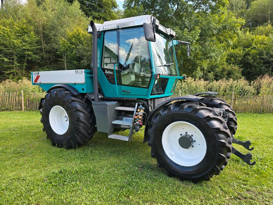 Fendt Xylon 524 Ez. 2003 50kmh 7900 Stunden Traktor Schlepper 522 520 - Farm tractor: picture 3 Fendt Xylon 524 Ez. 2003 50kmh 7900 Stunden Traktor Schlepper 522 520 - Farm tractor: picture 3