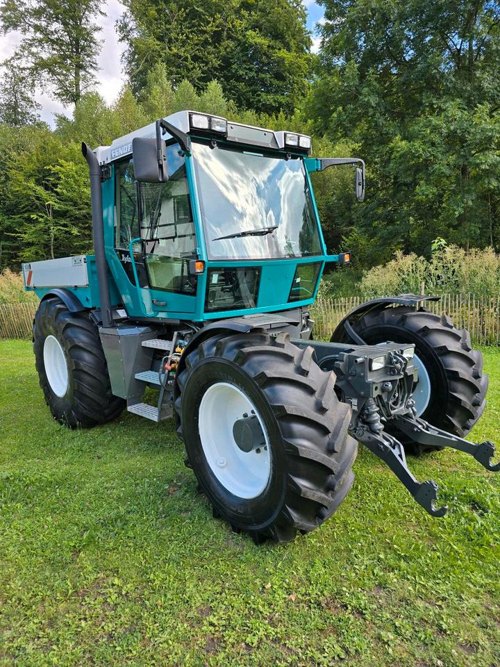 Fendt Xylon 524 Ez. 2003 50kmh 7900 Stunden Traktor Schlepper 522 520 - Farm tractor: picture 1 Fendt Xylon 524 Ez. 2003 50kmh 7900 Stunden Traktor Schlepper 522 520 - Farm tractor: picture 1