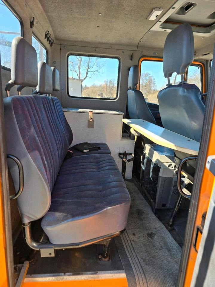 Leasing of  Mercedes-Benz Vario 614D Pritsche Doka 2002 Nissen VLT Verkehrsleittafel Absperrtafel LKW  Vorwarntafel Mercedes-Benz Vario 614D Pritsche Doka 2002 Nissen VLT Verkehrsleittafel Absperrtafel LKW  Vorwarntafel: picture 11 Leasing of  Mercedes-Benz Vario 614D Pritsche Doka 2002 Nissen VLT Verkehrsleittafel Absperrtafel LKW  Vorwarntafel Mercedes-Benz Vario 614D Pritsche Doka 2002 Nissen VLT Verkehrsleittafel Absperrtafel LKW  Vorwarntafel: picture 11