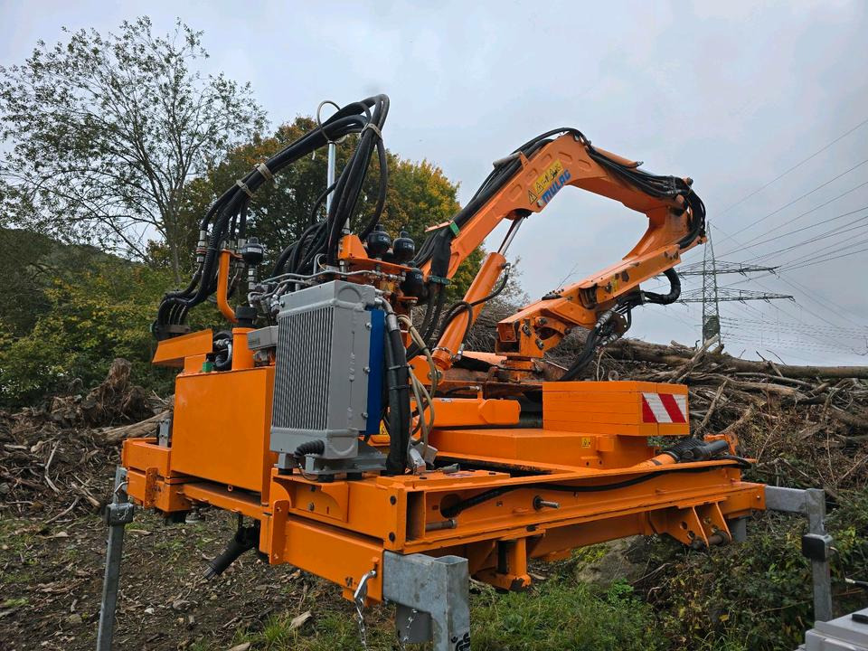 Mulag MHU 800 2020 Mähausleger Böschungsmäher Böschungsmulcher für Unimog 405 U 300 400 500 318 423 427 430 527 535 530 Mercedes-Benz - Boom mower: picture 1 Mulag MHU 800 2020 Mähausleger Böschungsmäher Böschungsmulcher für Unimog 405 U 300 400 500 318 423 427 430 527 535 530 Mercedes-Benz - Boom mower: picture 1