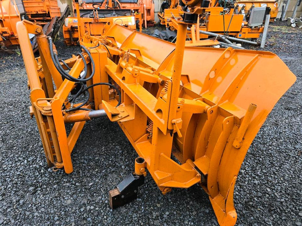 Schmidt MF 2.4 3m. Schneeschieber Schneeschild Winterdienst Räumschild Schneepflug passend für Traktor Unimog 405 UGE UGN Fronthydraulik - Snow plough: picture 4 Schmidt MF 2.4 3m. Schneeschieber Schneeschild Winterdienst Räumschild Schneepflug passend für Traktor Unimog 405 UGE UGN Fronthydraulik - Snow plough: picture 4