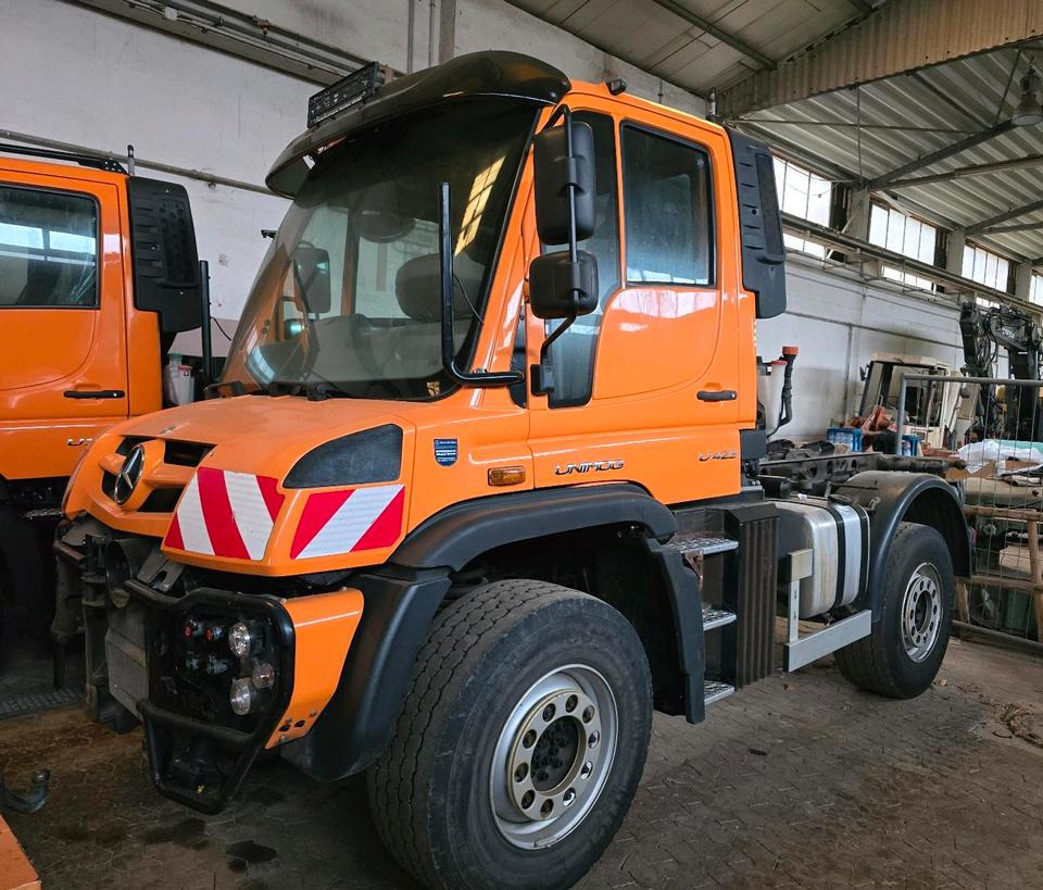 Unimog U423 EAS NKS-Z-UGE-43 Mercedes-Benz 405/10 405/12 UGE Mercedes-Benz U 318 323 327 423 427 429 430 EasyDrive Variopilot - Cab chassis truck, Utility/ Special vehicle: picture 1 Unimog U423 EAS NKS-Z-UGE-43 Mercedes-Benz 405/10 405/12 UGE Mercedes-Benz U 318 323 327 423 427 429 430 EasyDrive Variopilot - Cab chassis truck, Utility/ Special vehicle: picture 1