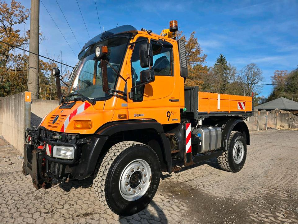 Unimog U500 2011 Bluetec 5 405/10 405/12 NKS-Z-UGN-43K Bluetec 5 Mercedes-Benz UGE UGN Hydrostat 6 Zylinder EasyDrive Variopilot Wechsellenkung - Snow removal vehicle: picture 1 Unimog U500 2011 Bluetec 5 405/10 405/12 NKS-Z-UGN-43K Bluetec 5 Mercedes-Benz UGE UGN Hydrostat 6 Zylinder EasyDrive Variopilot Wechsellenkung - Snow removal vehicle: picture 1