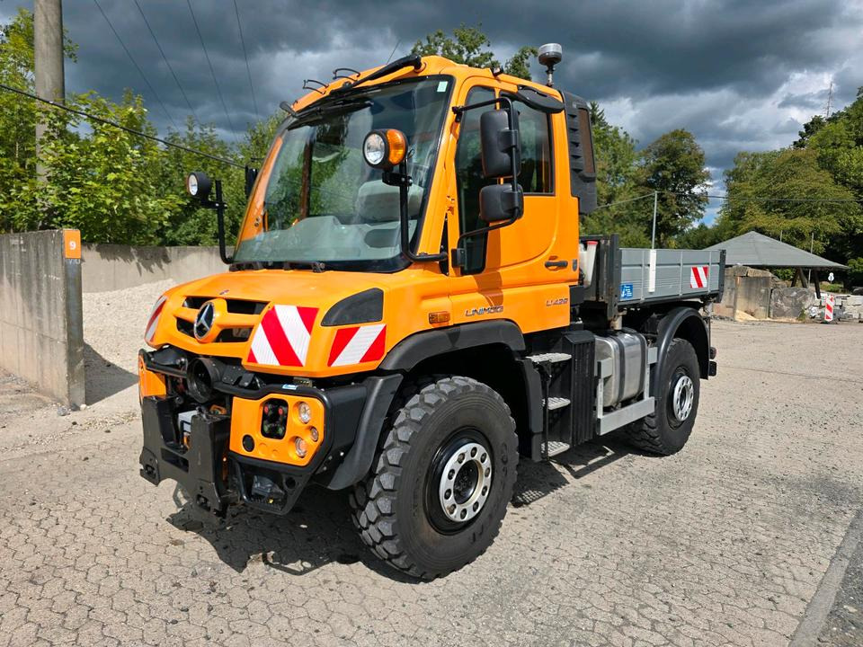 Unimog U429 NKS-F-UGE-42 Mercedes-Benz 405/10 405/12 UGE Mercedes-Benz U 318 323 327 423 427 429 430 EasyDrive Variopilot Mulag MKM 700 Böschungsmäher Böschungsmulcher Bucher Salzstreuer - Utility/ Special vehicle: picture 1 Unimog U429 NKS-F-UGE-42 Mercedes-Benz 405/10 405/12 UGE Mercedes-Benz U 318 323 327 423 427 429 430 EasyDrive Variopilot Mulag MKM 700 Böschungsmäher Böschungsmulcher Bucher Salzstreuer - Utility/ Special vehicle: picture 1