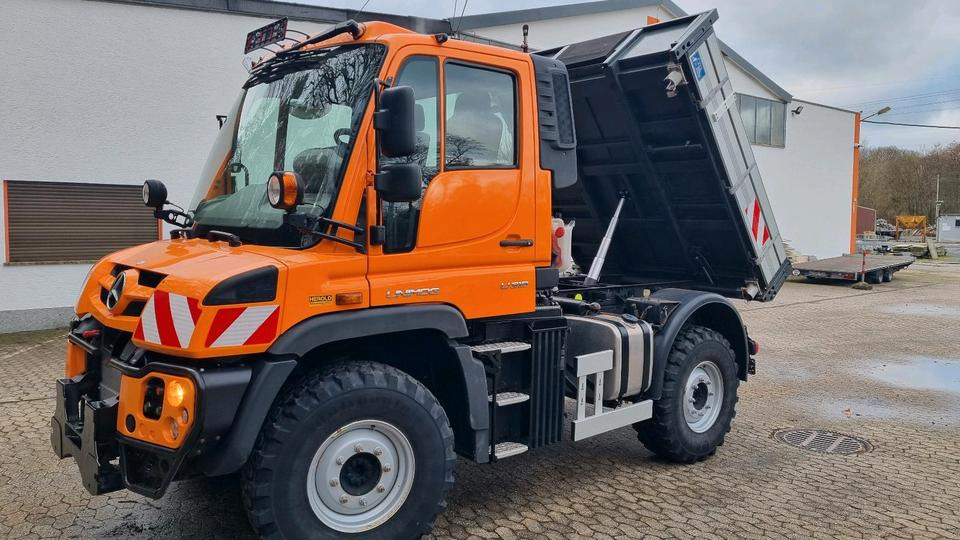 Snow removal vehicle Zu vermieten Unimog 405 U318 423 429 430 Mercedes Benz 318 527 Vermietung: picture 7