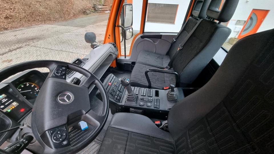 Snow removal vehicle Zu vermieten Unimog 405 U318 423 429 430 Mercedes Benz 318 527 Vermietung: picture 8