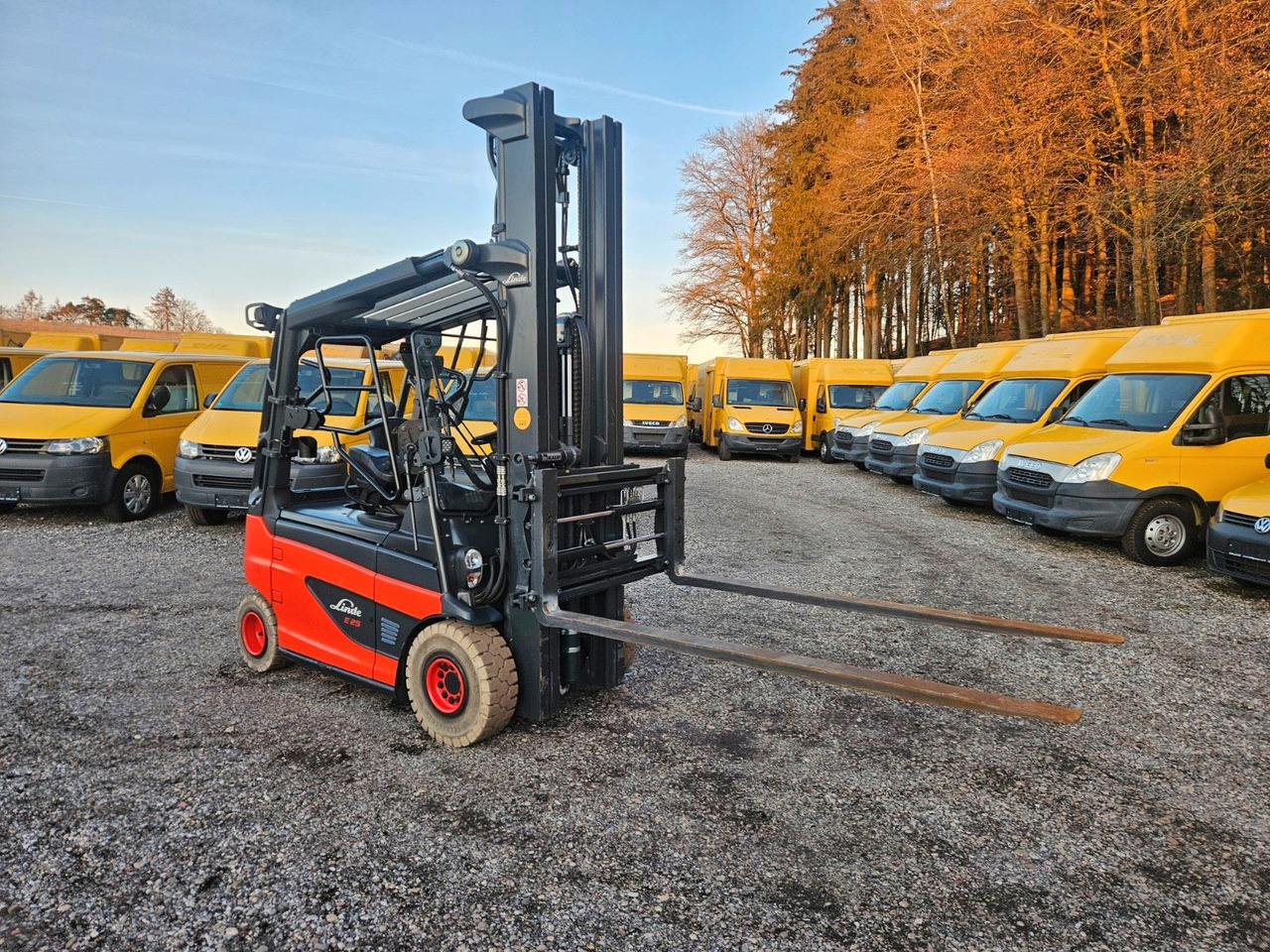 Linde E25 R Roadster , 6.880mm Hubhöhe, StVZO hydr. Zi - Electric forklift: picture 1 Linde E25 R Roadster , 6.880mm Hubhöhe, StVZO hydr. Zi - Electric forklift: picture 1
