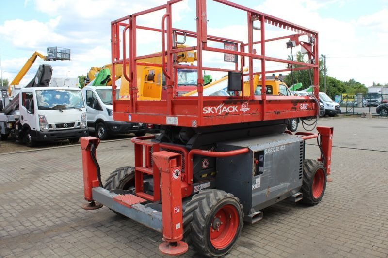 Skyjack podnośnik nożycowy 4x4 spalinowy 12 m Skyjack SJ6832RT - Scissor lift: picture 4 Skyjack podnośnik nożycowy 4x4 spalinowy 12 m Skyjack SJ6832RT - Scissor lift: picture 4