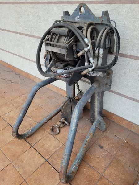 Wciągarka 3,8T do ładowarki obrotowej Dieci Pegasus 40.17, 40.18, 38.16, 45.21 - Winch: picture 1 Wciągarka 3,8T do ładowarki obrotowej Dieci Pegasus 40.17, 40.18, 38.16, 45.21 - Winch: picture 1