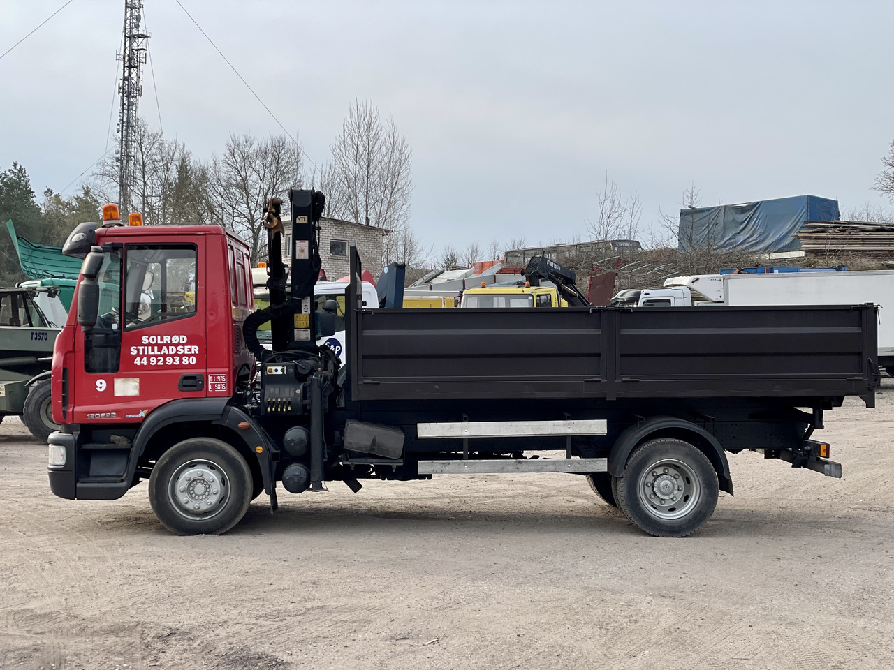 IVECO EUROCARGO - Crane truck: picture 3 IVECO EUROCARGO - Crane truck: picture 3